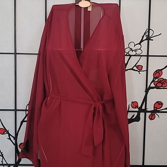 Flora Nikrooz Plum/Red Apliqued Sleeve Sheer Robe in size L/XL NWT - Picture 2 of 11